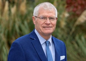 Mr. G.J.M.M. Tax, plz. voorzitter